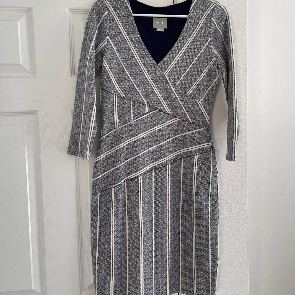 Anthropologie/Maeve V-Neck Sleeved Dress Size Small